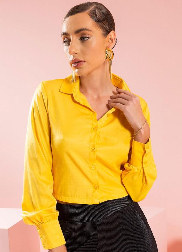 Gris - Camisa Feminina com Botão Amarelo