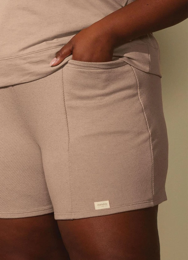 Marialícia - Short Feminino Comfy Texturizado Marrom 4