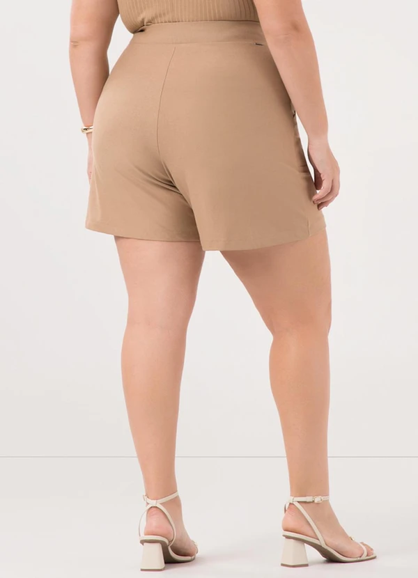 Lunender Mais Mulher - Shorts Plus Size com Bolsos Sobrepostos Bege 2