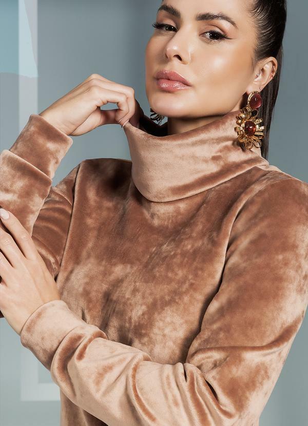 Gris - Blusão Feminino com Toque Aveludado Marrom