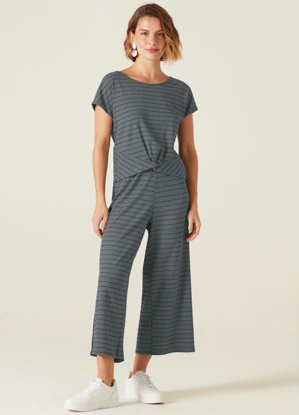 Malwee - Calça Cinza Pantacourt Canelada Listrada 1