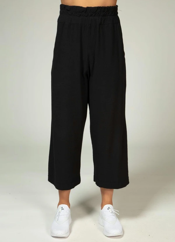 Quintess - Calça em Meia MalhaPreta Pantacourt 3