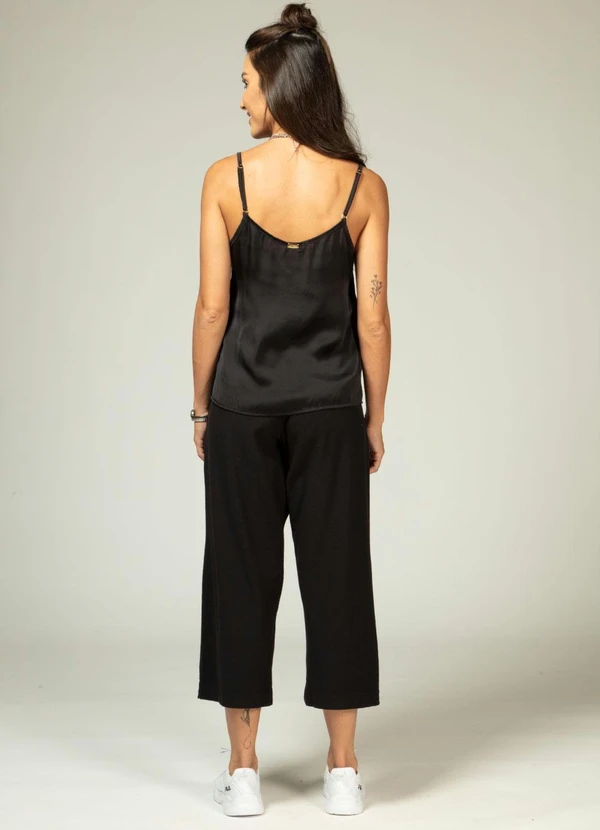 Calça em Meia Malha Preta Pantacourt Quintess