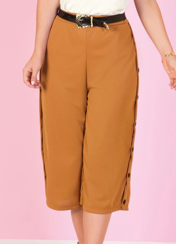 Moda Pop - Calça Pantacourt Caramelo com Botões Laterais 3