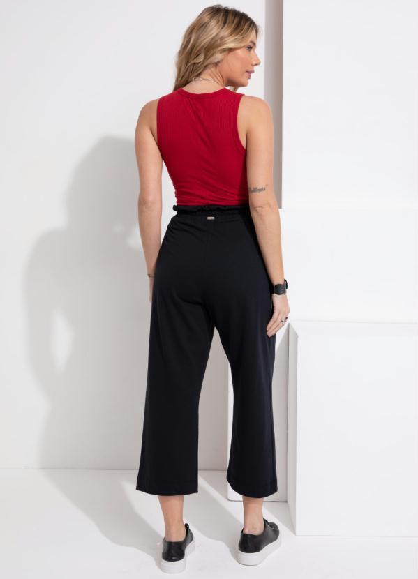 Quintess - Calça Pantacourt Preta com Bolsos 4