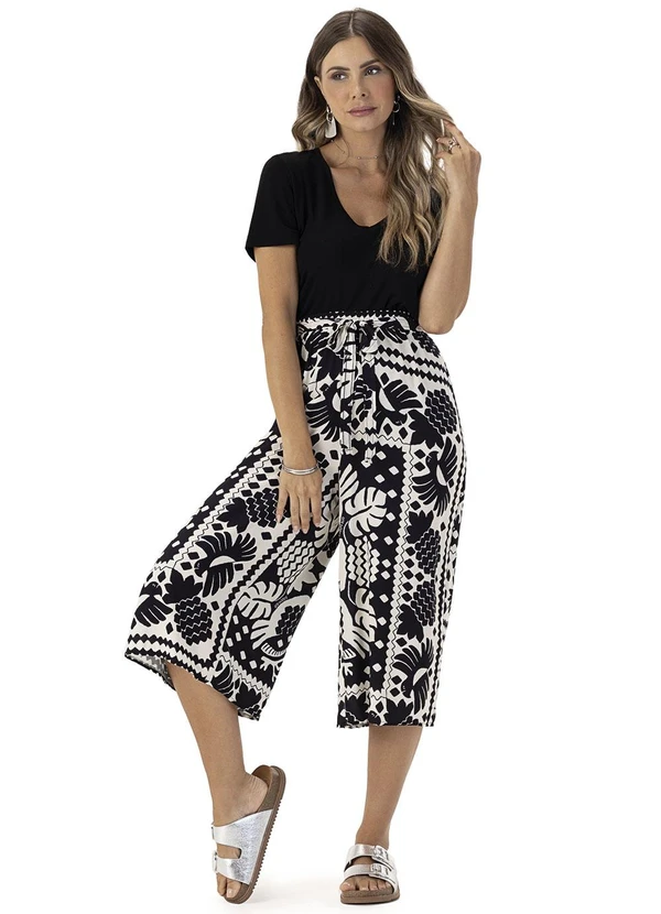 Infinita Cor - Calça Pantacourt Preto 3