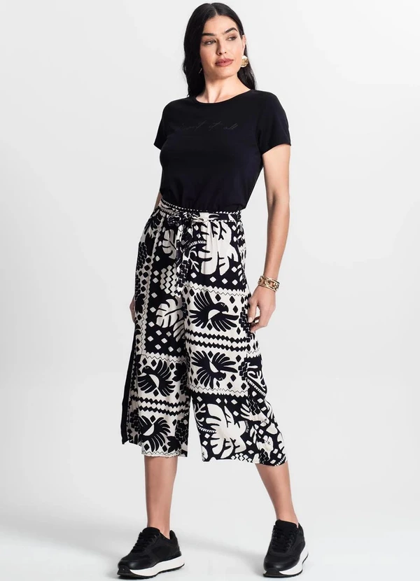 Infinita Cor - Calça Pantacourt Preto 6