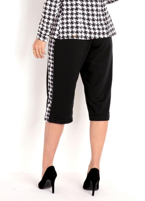 Quintess - Calça Preta com Bolsos 2