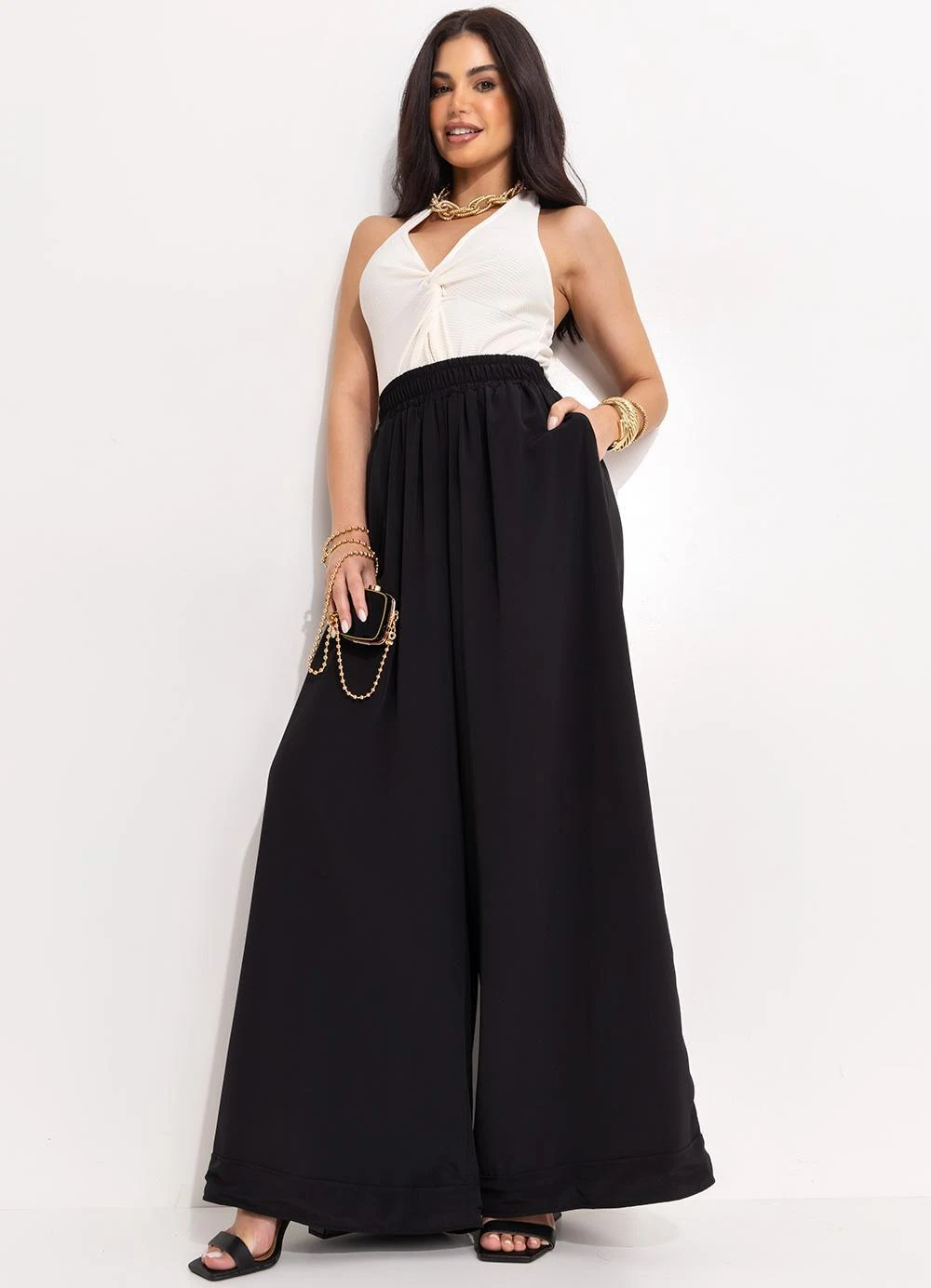  Calça preto em crepe plano