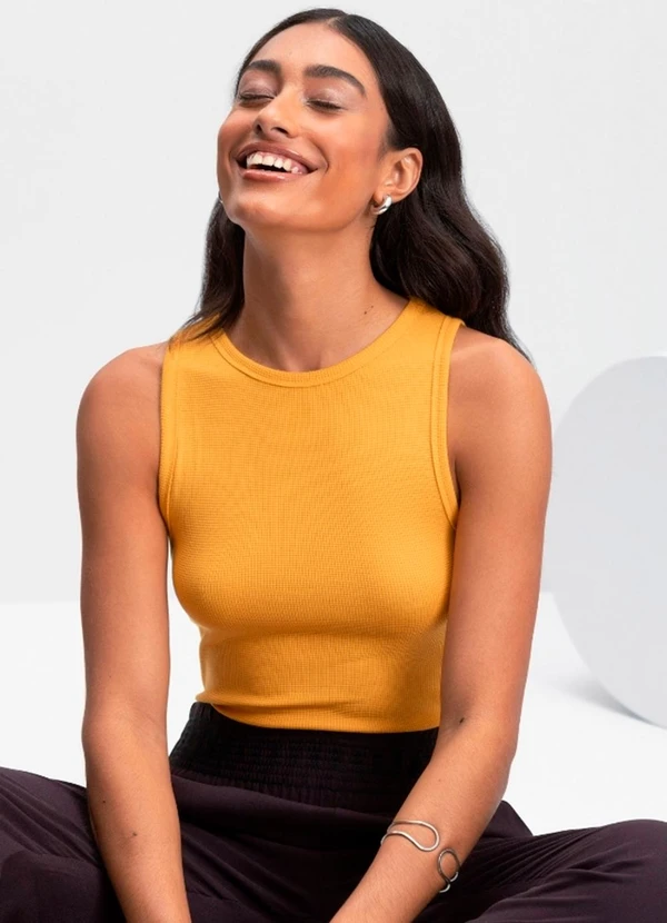 Essendi - Blusa Feminina em Viscose Amarelo