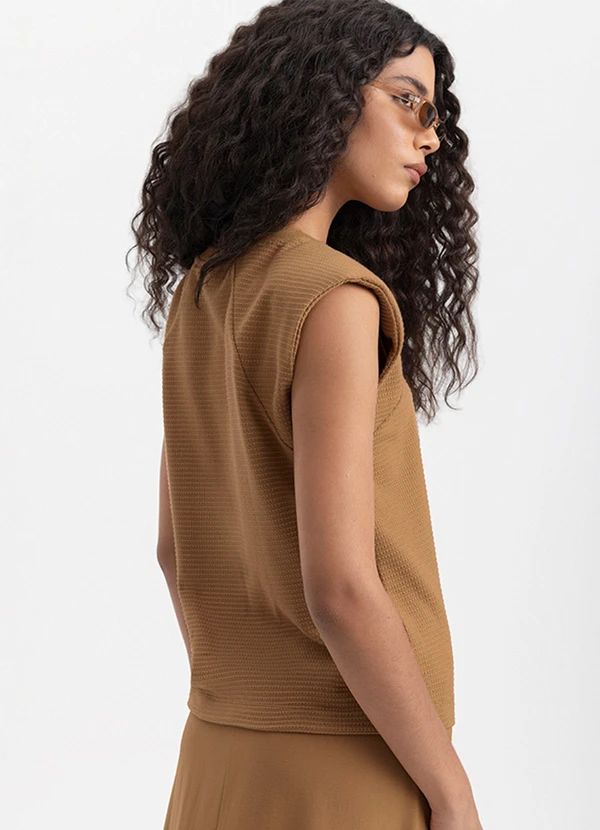 Essendi - Blusa Feminina Muscle Tee Marrom 2