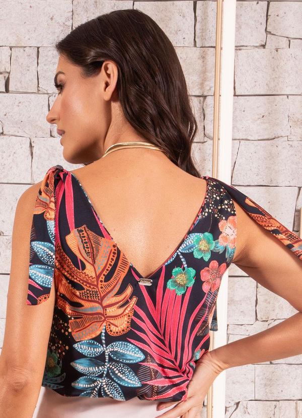 Quintess - Blusa Folhagem Tropical em Malha Fria 2