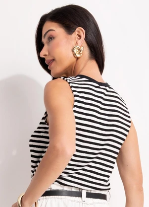 Quintess - Blusa Listrado Preto e Branco em Meia Malha - QUINTESS