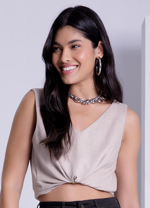 Lunender - Blusa Mullet em Tecido Linho com Decote V Bege