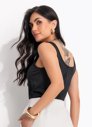 Quintess - Blusa Preta em Malha Crepe Encorpada - QUINTESS