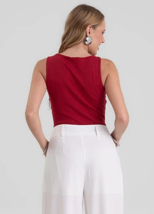 Dianna - Body Feminino com Aviamento no Decote Vermelho - DIANNA