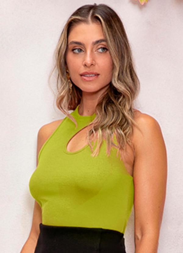 Use Modo - Cropped Gota Assimetrica Verde