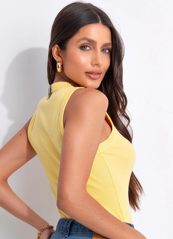 Colcci - Regata Canelada Amarelo 2