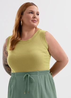 Cativa Plus Size - Regata Canelada com Linho e Elastano Verde - CATIVA PLUS SIZE