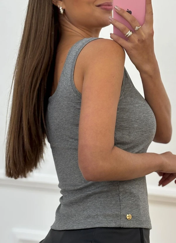 Doce Tom - Regata Canelada Decote QuadradoCinza 2