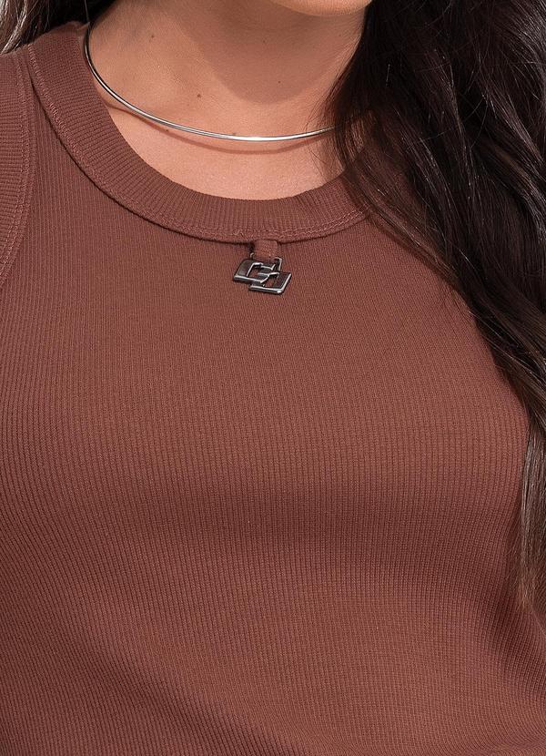 Colcci - Regata Canelada Marrom 4