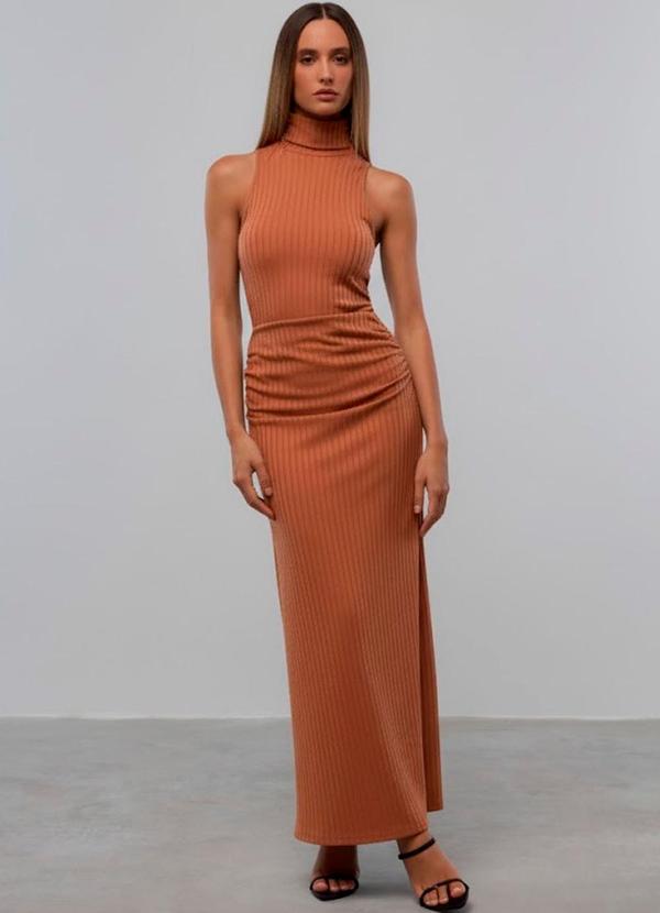 Carlota Costa - Regata Canelada Marrom 2