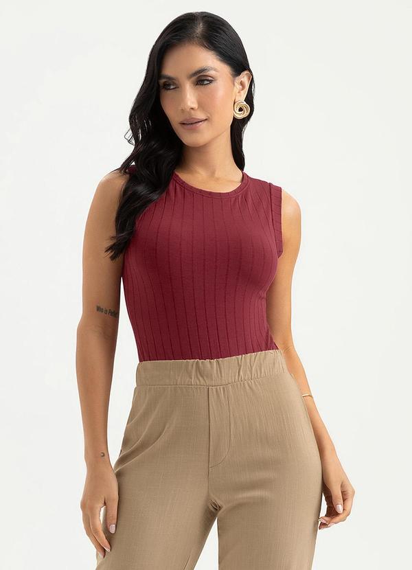 Cativa - Regata Canelada Vermelho Escuro