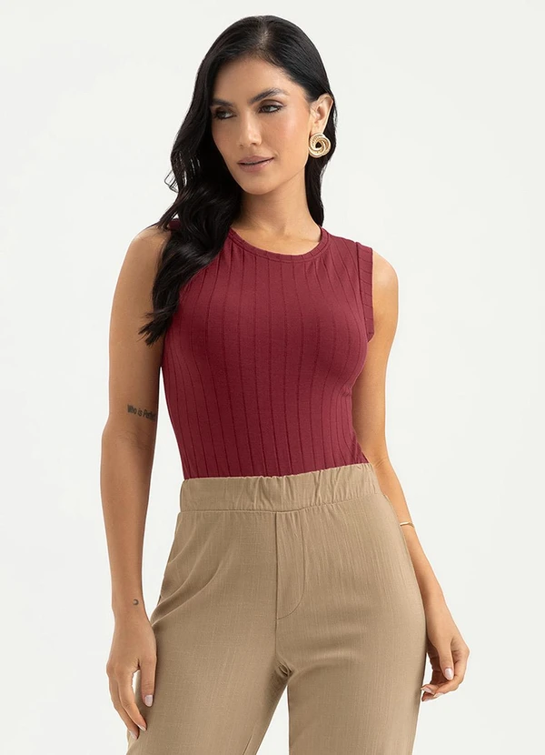 Cativa - Regata Canelada  Vermelho Escuro