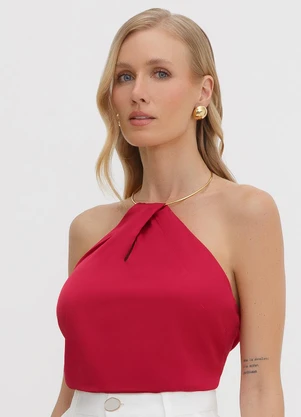 Principessa - Regata Vermelha com Colar Rígido Dourado na Gola Raiana - PRINCIPESSA