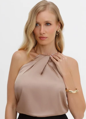 Principessa - Regata Nude com Colar Rígido Dourado na Gola Rochelle - PRINCIPESSA