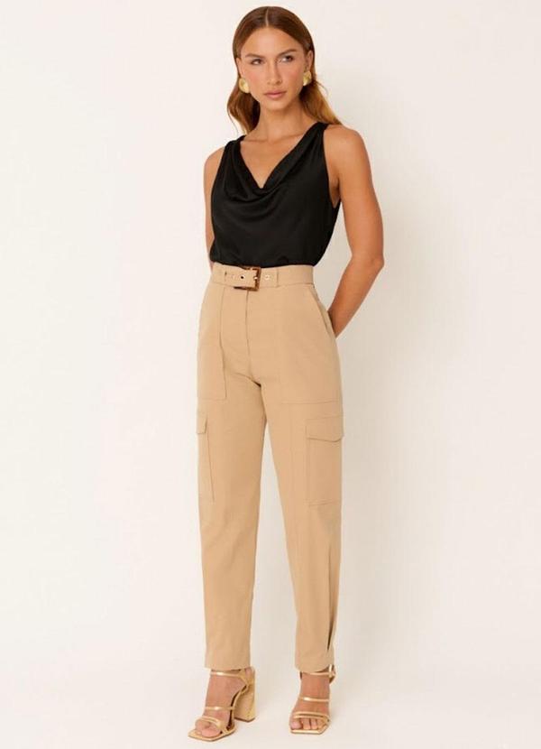 Carlota Costa - Regata com Decote Degagê Preto 2