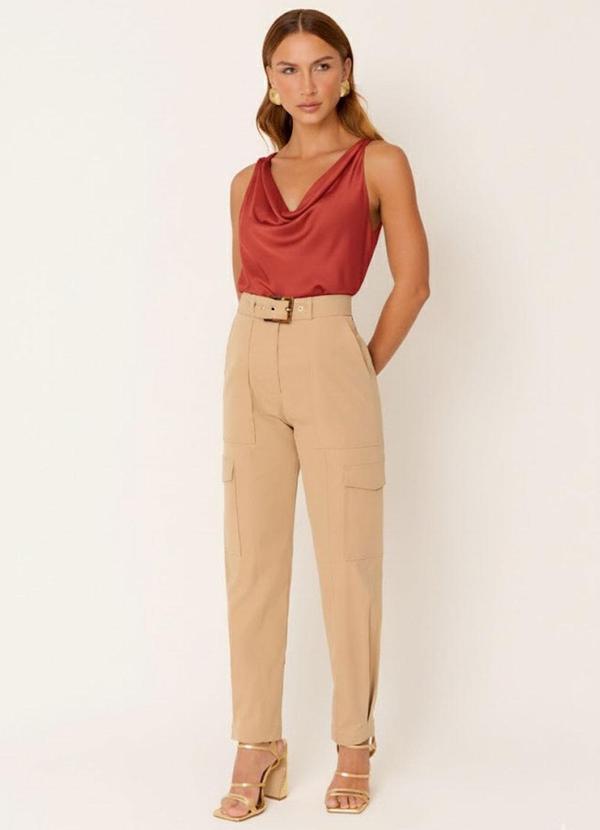 Carlota Costa - Regata com Decote Degagê Vermelho 2