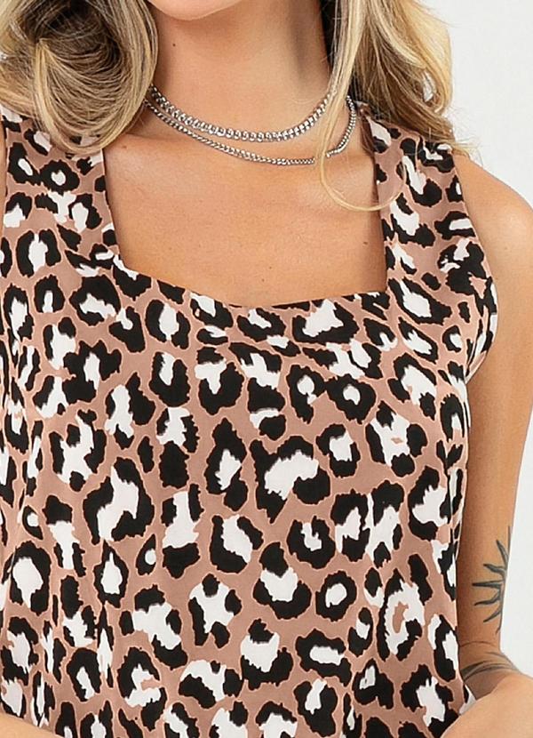 Cativa - Regata Decote Quadrado em Viscose Marrom Claro 3