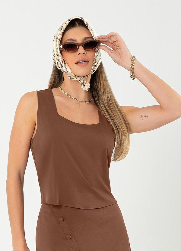 Cativa - Regata Decote Quadrado em Viscose Marrom Escuro