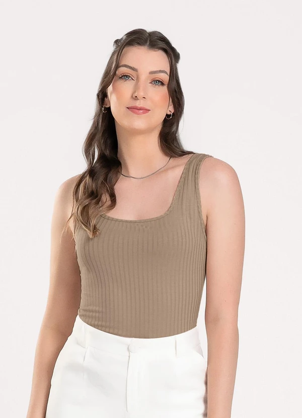 Cativa - Regata em Canelado Marrom Claro