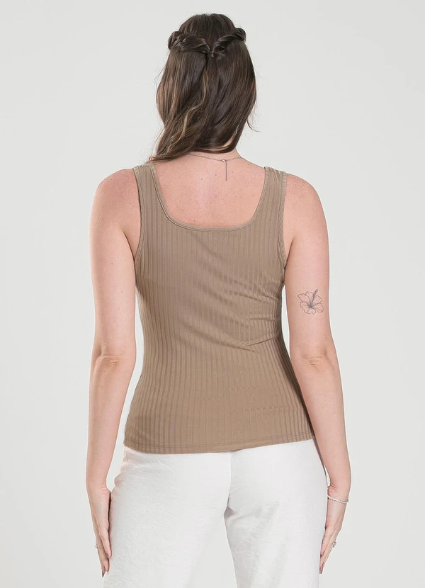 Cativa - Regata em Canelado Marrom Claro 2