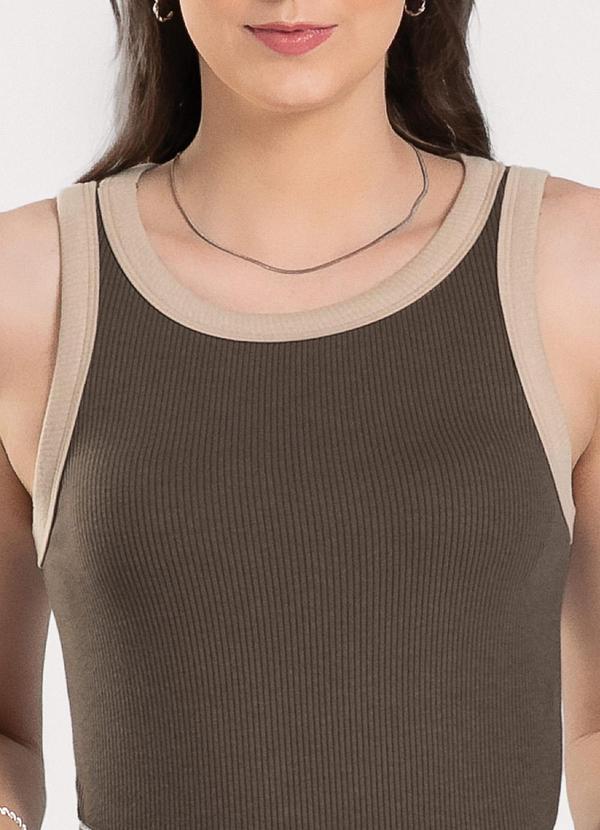 Cativa - Regata em Canelado Marrom Escuro 3