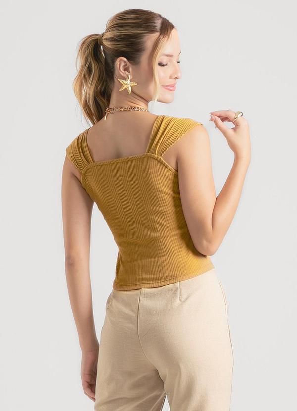 Cativa - Regata em Canelado Marrom 2