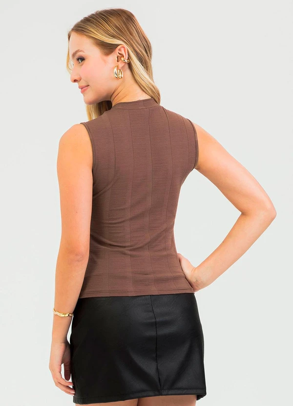 Cativa - Regata em Canelado Marrom 2