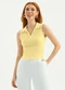 Cativa - Regata em Tecido Texturizado Amarelo Claro - variação: Amarelo Claro