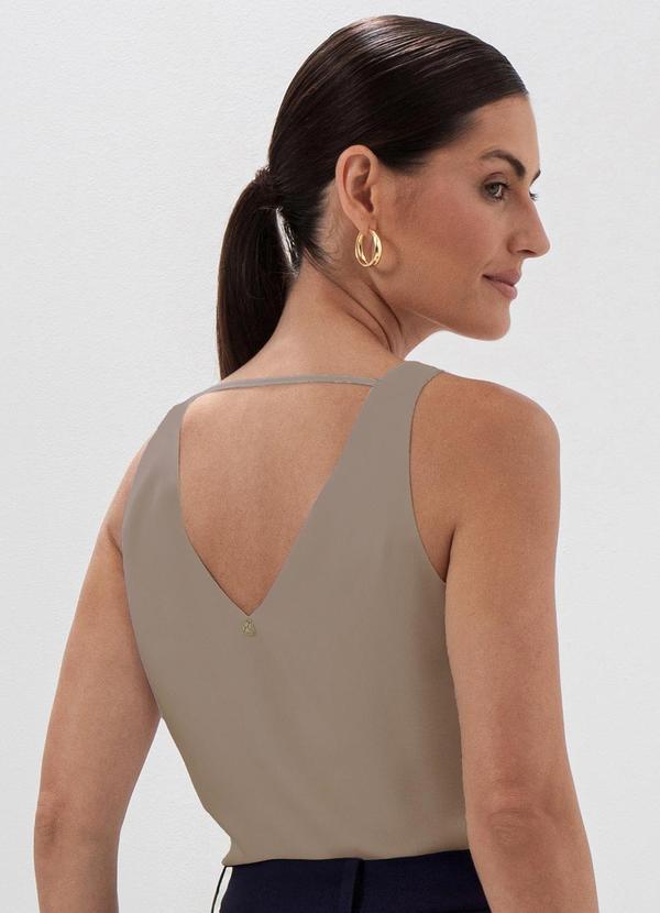 Principessa - Regata Feminina Decote V Bege Luma 2