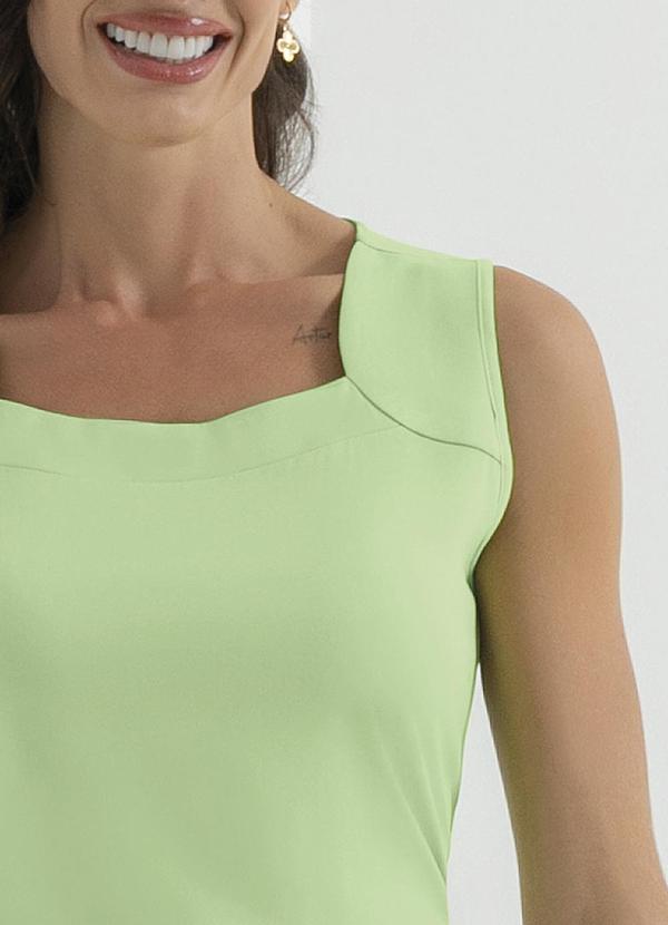 Cativa - Regata Feminina Solta Básica Verde 3