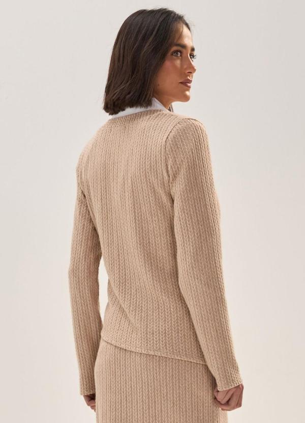 Carlota Costa - Regata Gola Alta Marrom 2