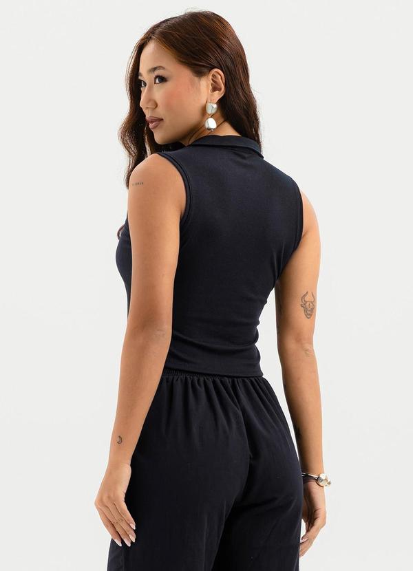 Cativa - Regata Gola Polo em Tecido Texturizado Preto 2