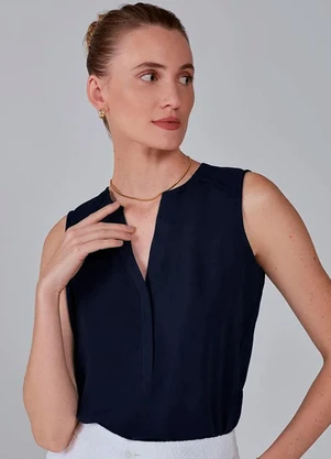 Principessa - Blusa com Peitilho Decote V em Viscose Marinho Josiela - PRINCIPESSA