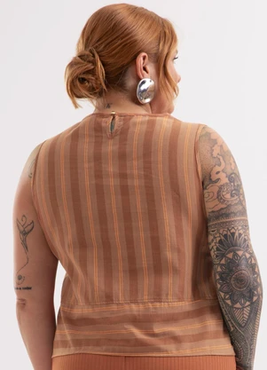 Cativa - Regata Plus Size em Tecido Texturizado Marrom - CATIVA