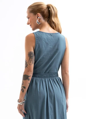 Cativa - Regata Texturizada com Botão Decorativo Azul - CATIVA