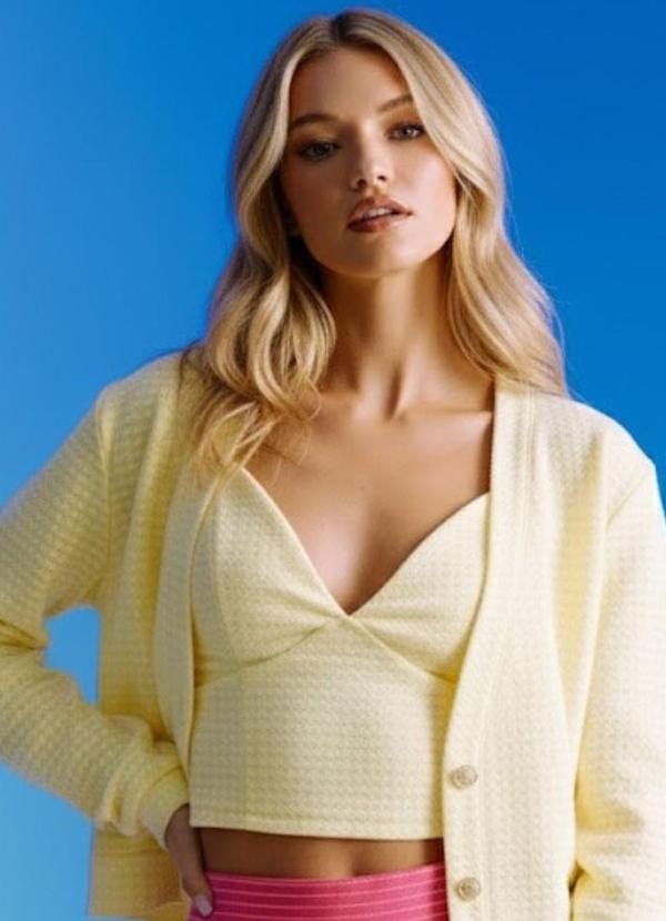 Carlota Costa - Top Regata com Casaqueto Amarelo 2