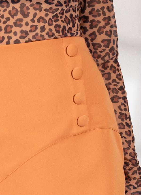 Quintess - Saia Caramelo em Crepe Plano 3