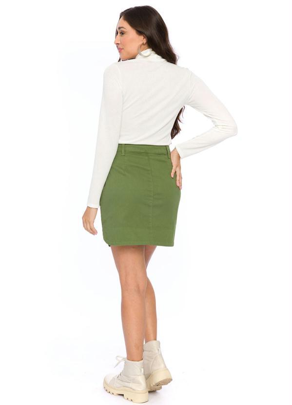 Doce Trama - Saia Curta em Sarja Verde 4